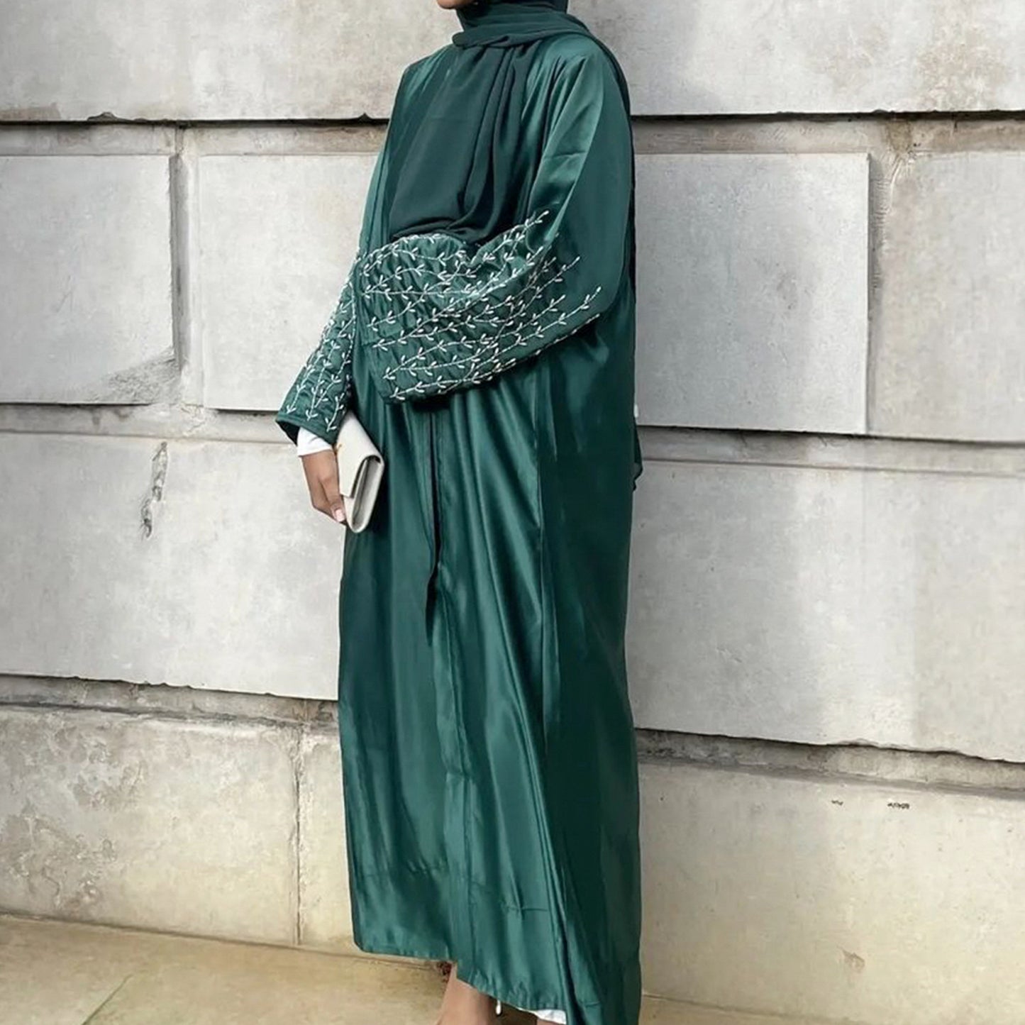 HASASERIES HS1024 1pcs Cardigan en satin Robe perlée faite à la main