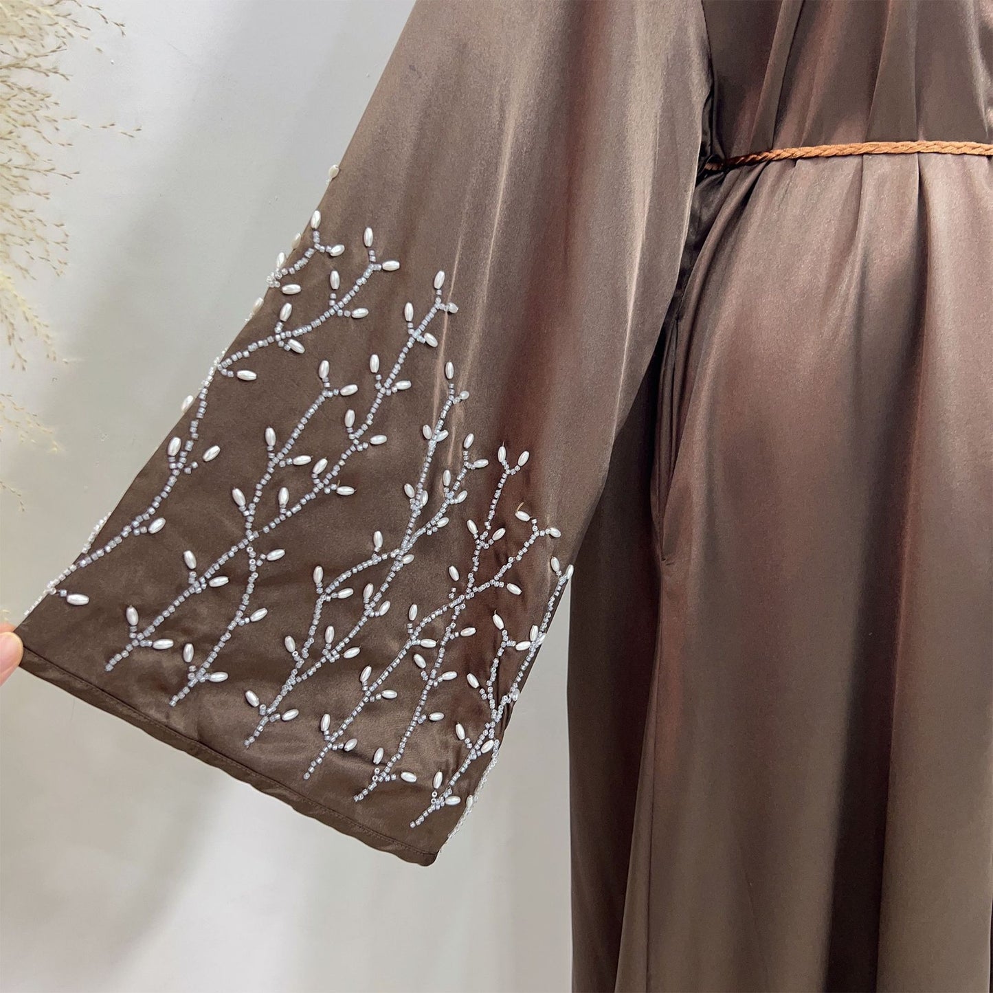 HASASERIES HS1024 1pcs Cardigan en satin Robe perlée faite à la main