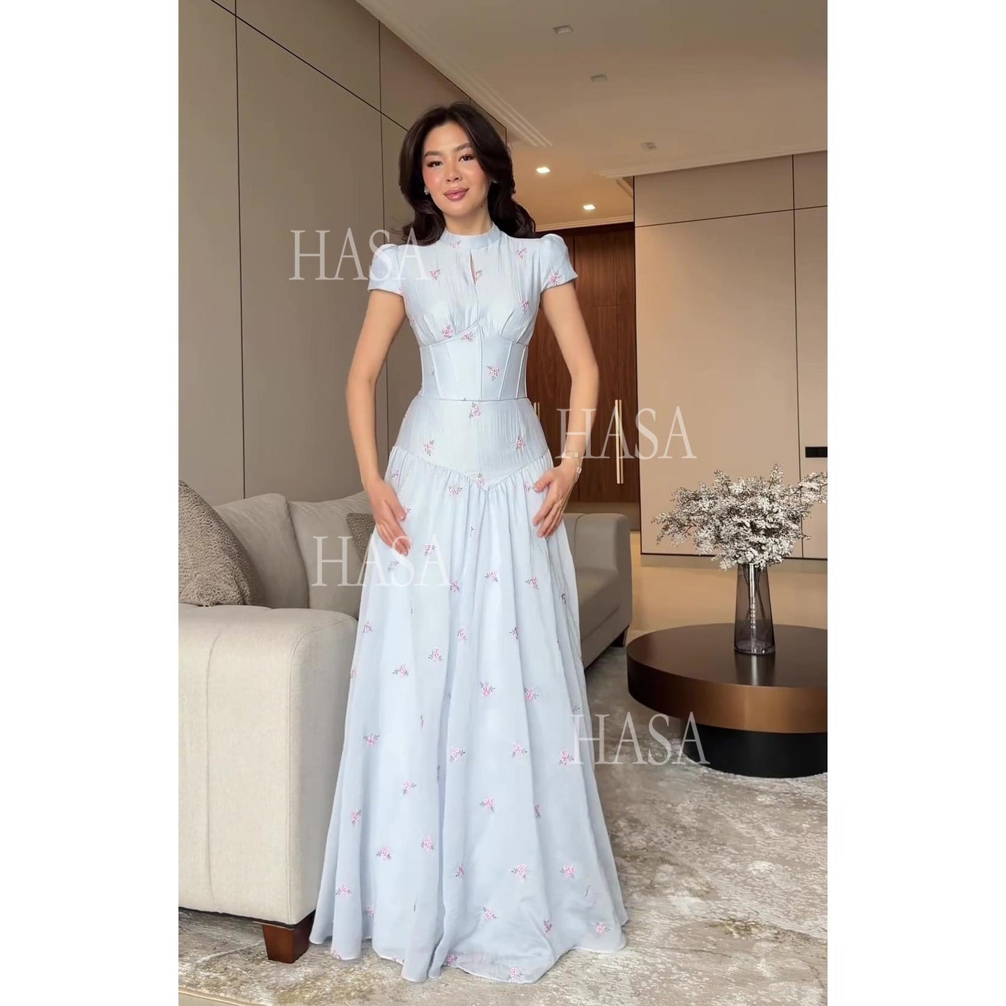 HS6737 Chic Romantic Maxi Dress with Soft Floral Print