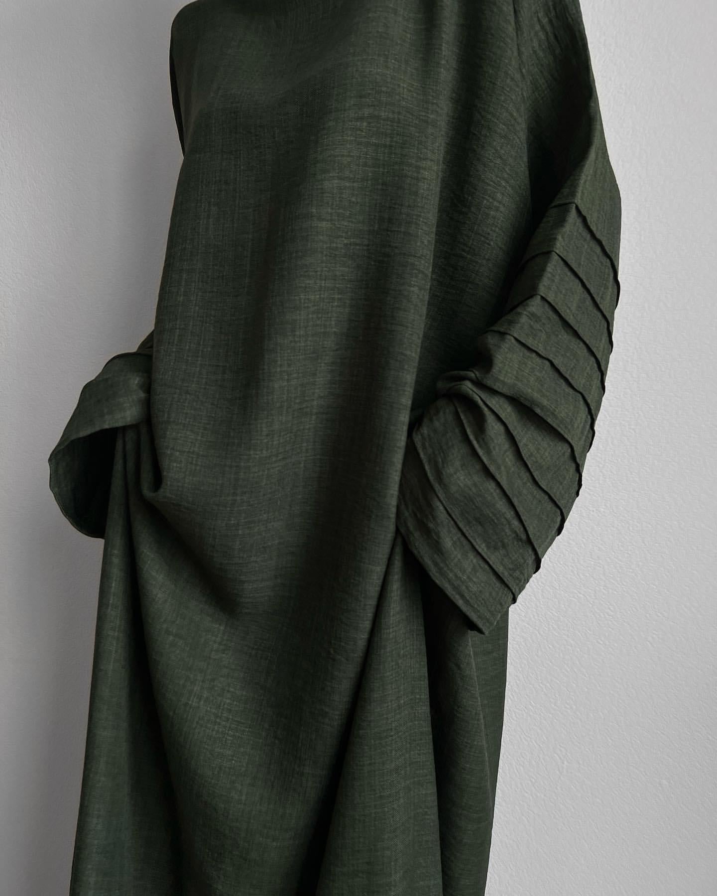 HASASERIES HS1179 Loose Fit Large Crepe Abaya Dress with Belt