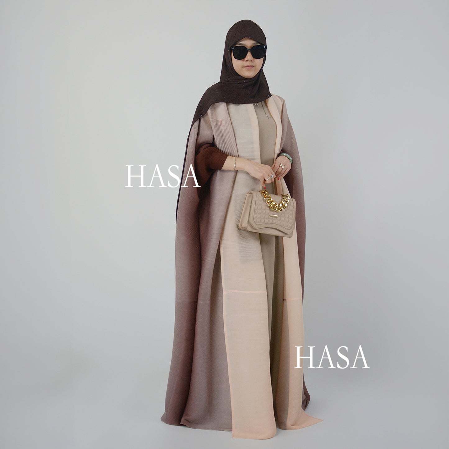 HASA HS1245 عباية أومبريه فضفاضة مع تفاصيل مرقعة مطوية