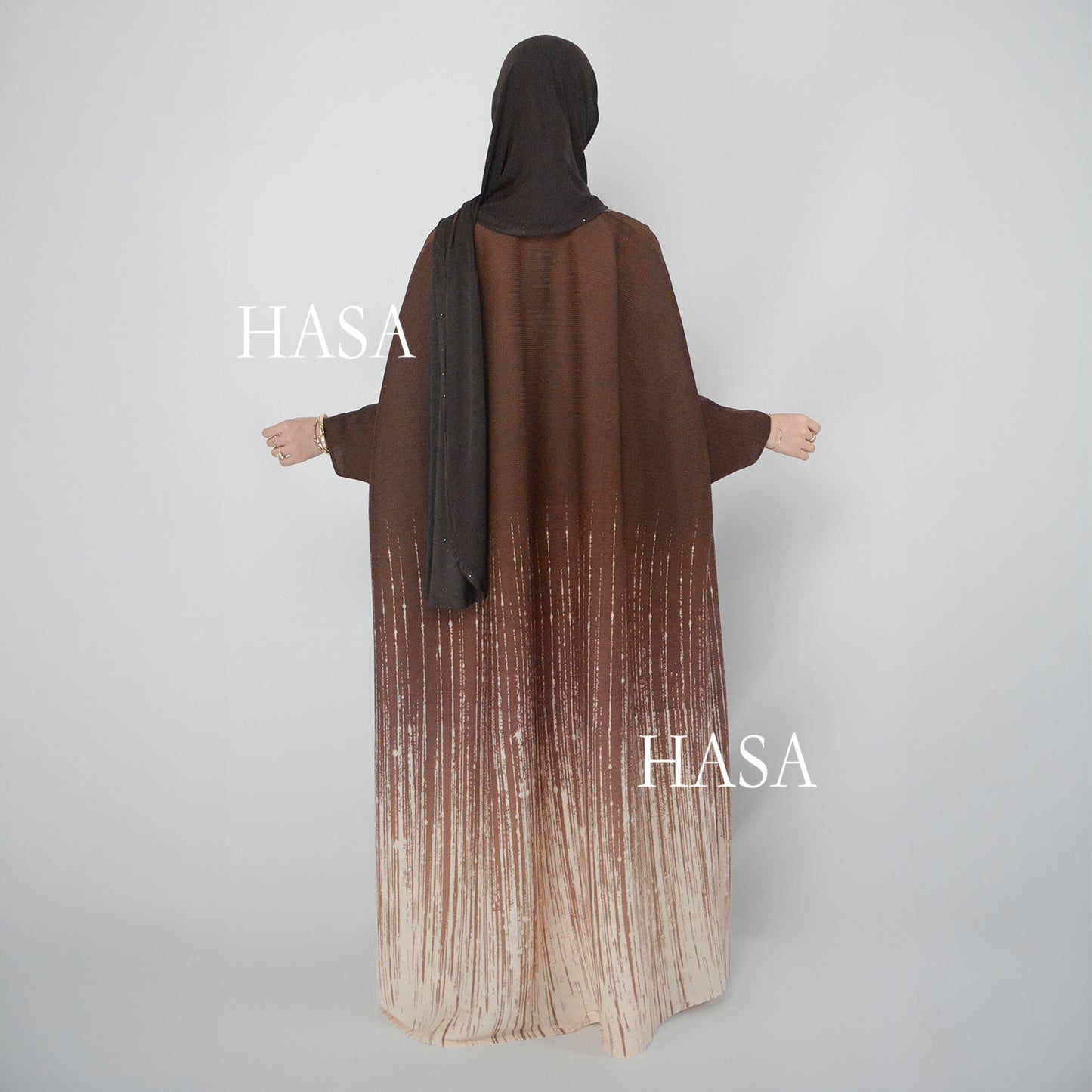 HASA HS1245 عباية أومبريه فضفاضة مع تفاصيل مرقعة مطوية