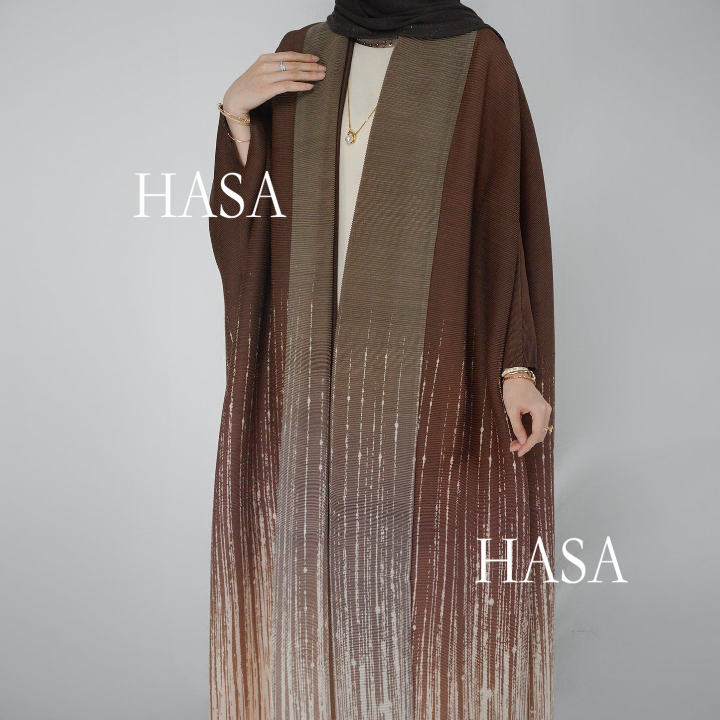 HASA HS1245 عباية أومبريه فضفاضة مع تفاصيل مرقعة مطوية