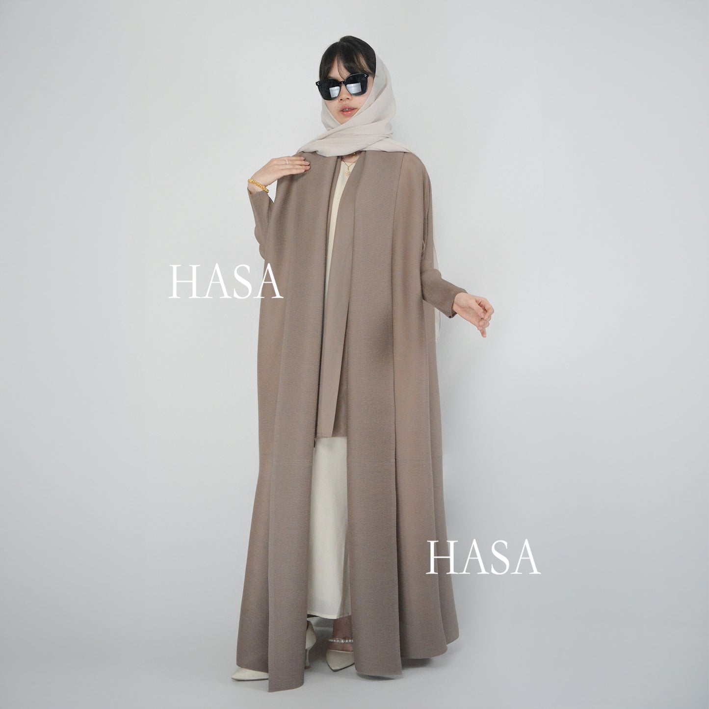 HASA HS1245 عباية أومبريه فضفاضة مع تفاصيل مرقعة مطوية
