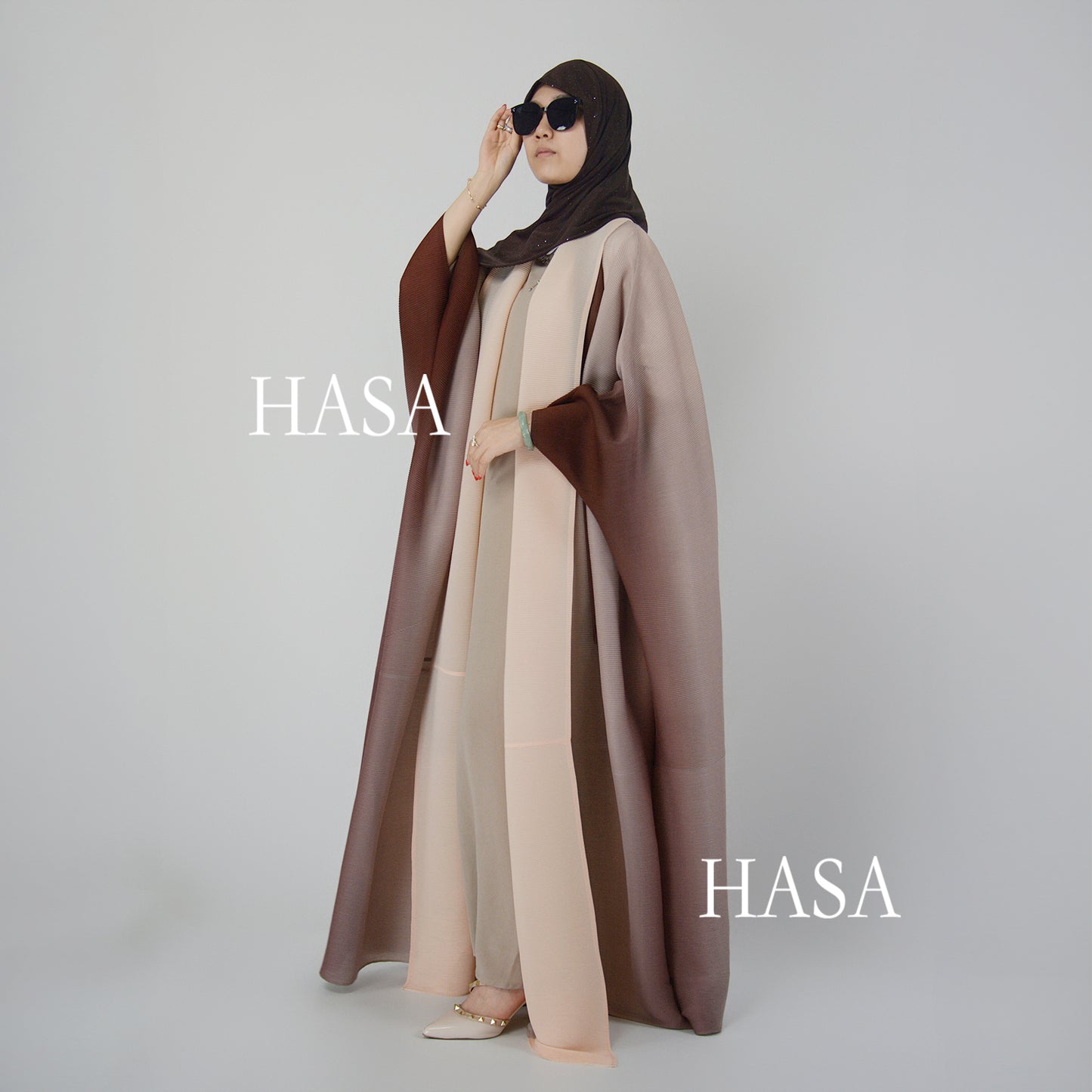 HASA HS1245 عباية أومبريه فضفاضة مع تفاصيل مرقعة مطوية