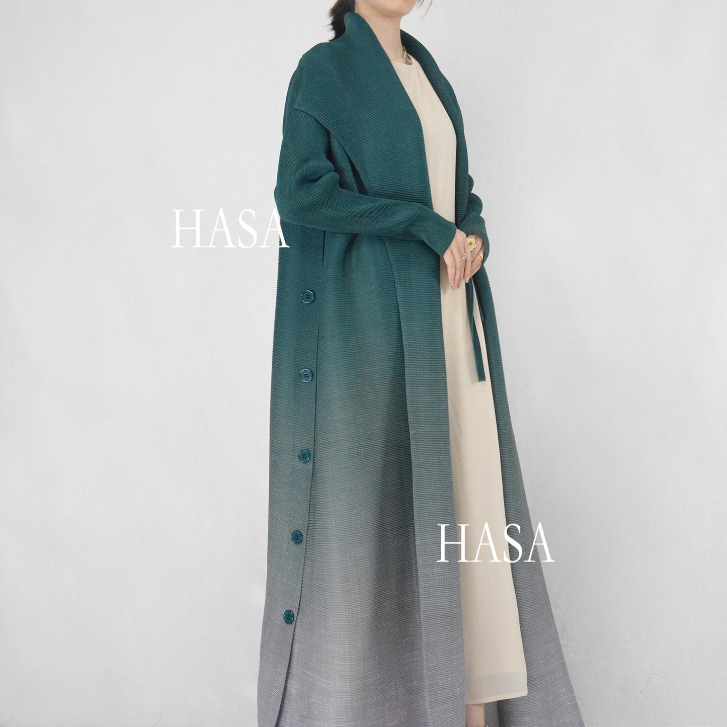 HASASERIES HS6159 Ombré Pleated Abaya with Lapel Collar & Button Closure