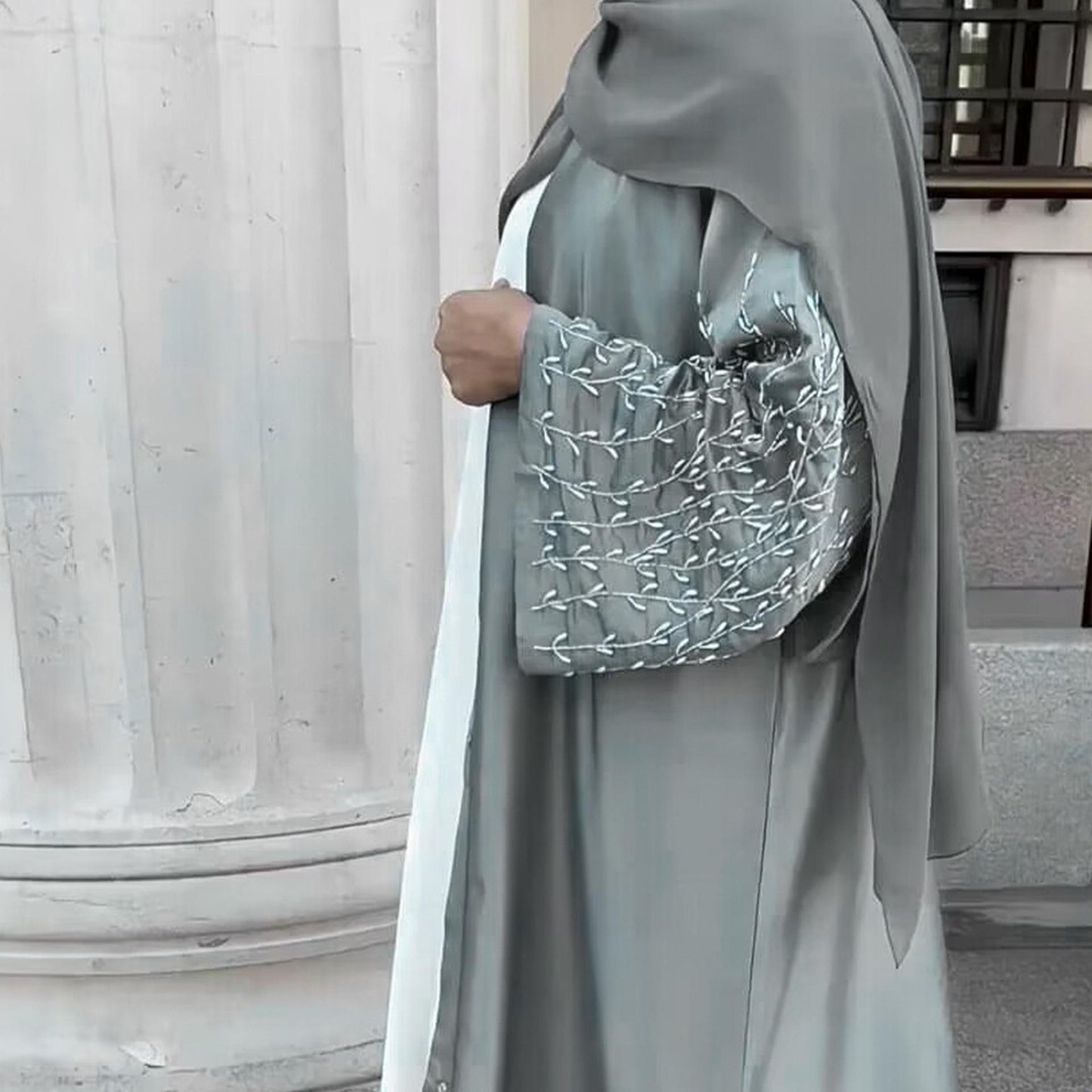 HASASERIES HS1024 1pcs Cardigan en satin Robe perlée faite à la main