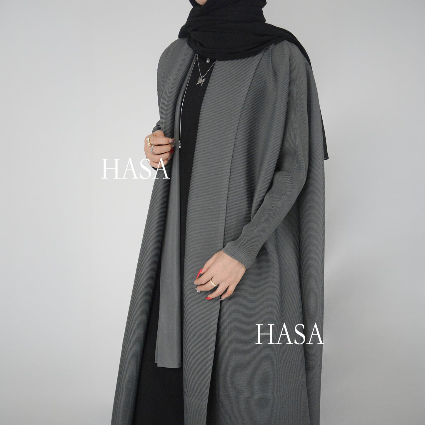 HASA HS1245 عباية أومبريه فضفاضة مع تفاصيل مرقعة مطوية