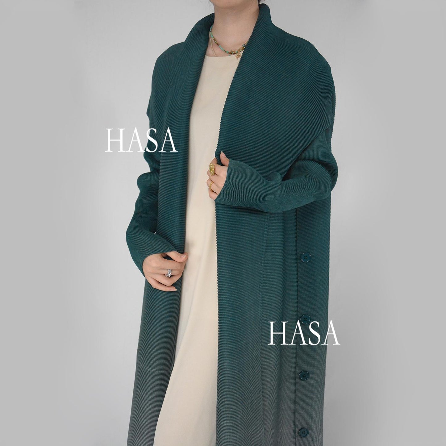 HASASERIES HS6159 Ombré Pleated Abaya with Lapel Collar & Button Closure