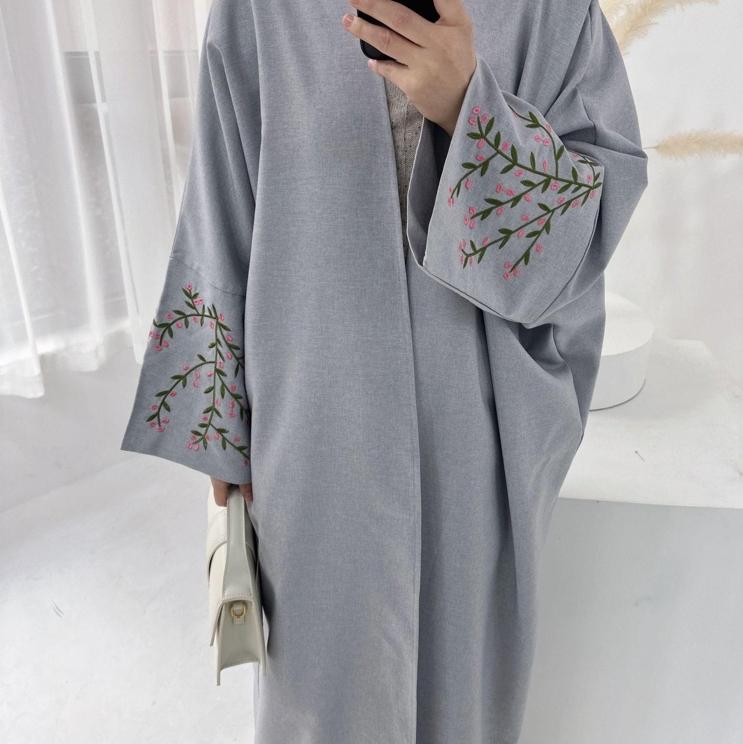 Robe cardigan élégante brodée de fleurs HASASERIES HS1046