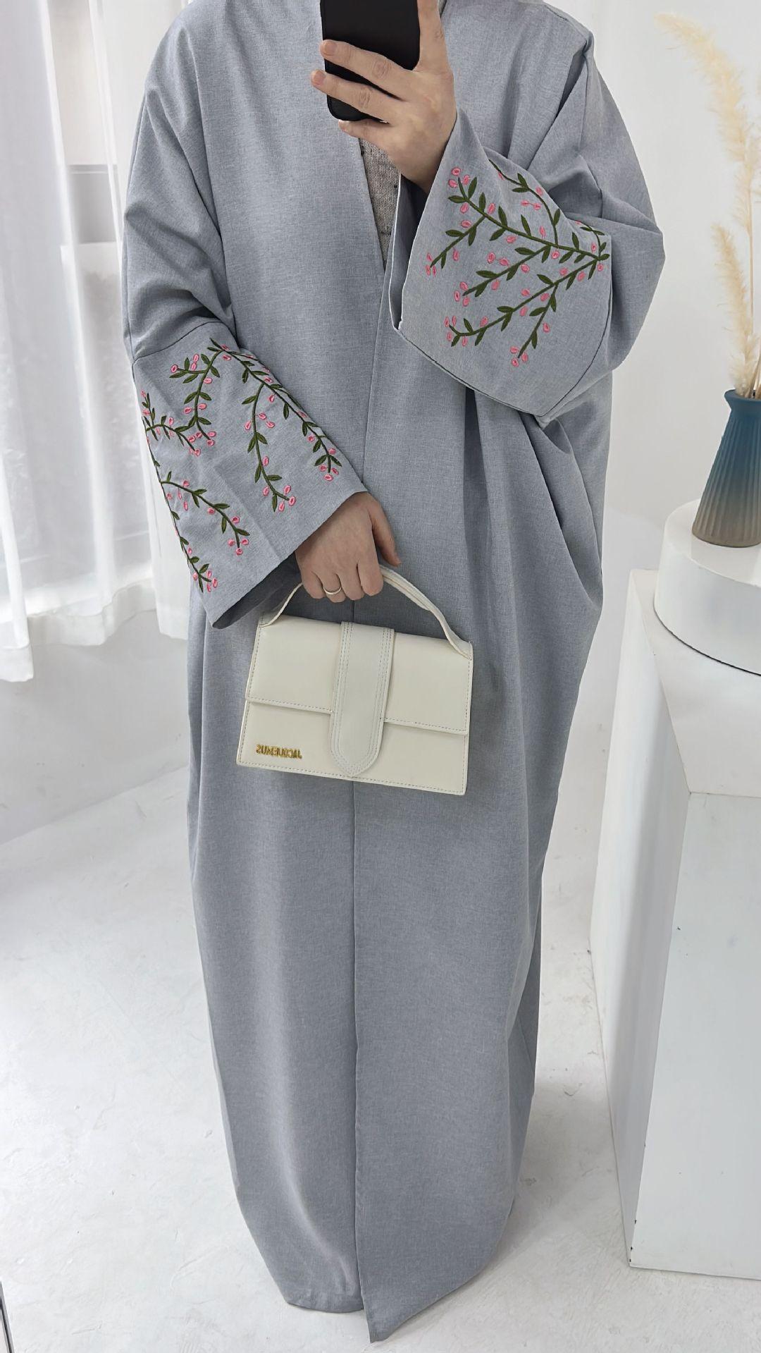 Robe cardigan élégante brodée de fleurs HASASERIES HS1046