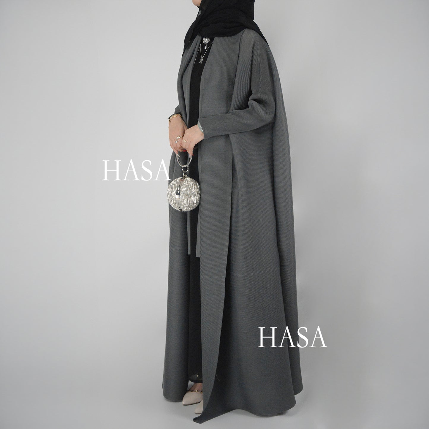 HASA HS1245 عباية أومبريه فضفاضة مع تفاصيل مرقعة مطوية
