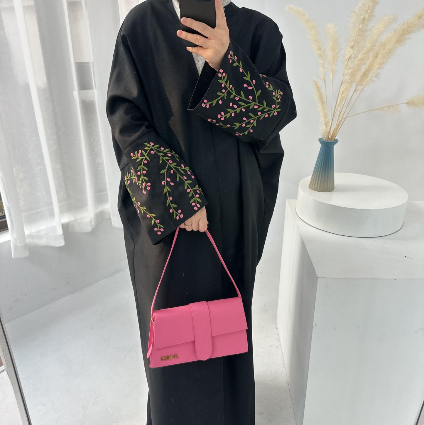 Robe cardigan élégante brodée de fleurs HASASERIES HS1046