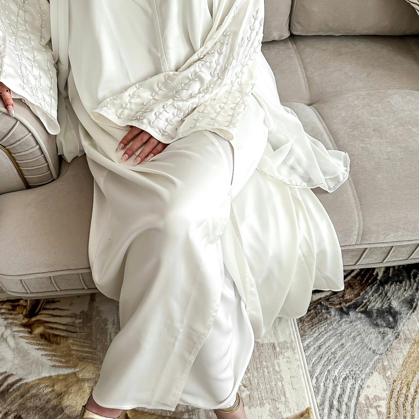 HASASERIES HS1024 1pcs Cardigan en satin Robe perlée faite à la main