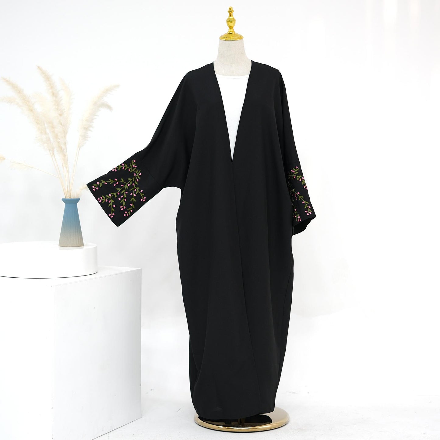 Robe cardigan élégante brodée de fleurs HASASERIES HS1046