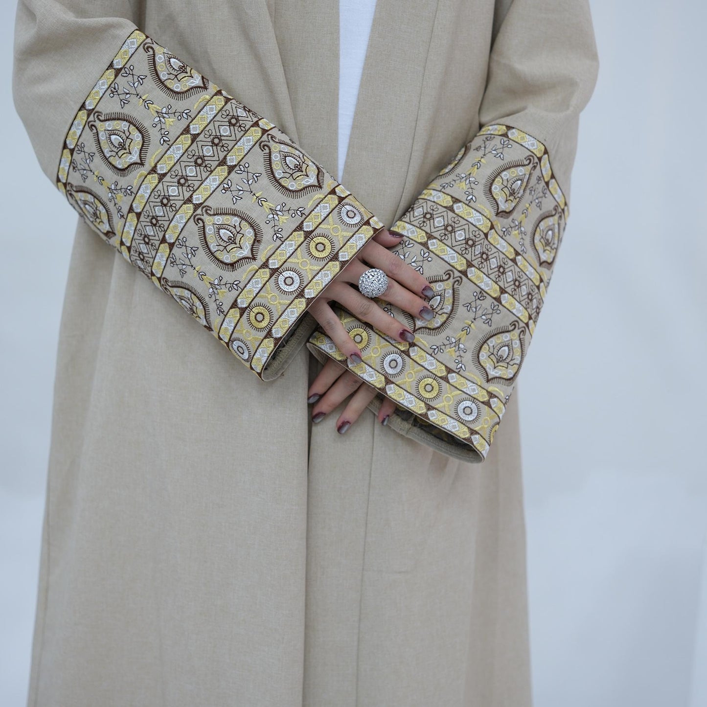 HASASERIES HS1093 Exquisite Embroidered Elegant Cardigan Robe