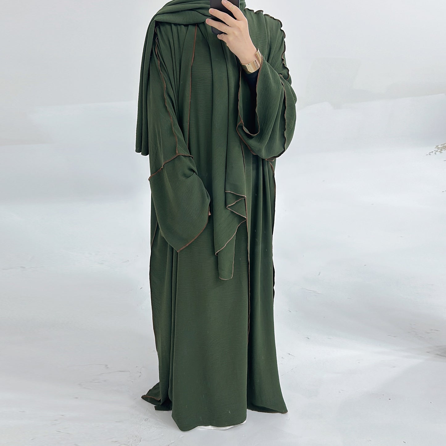 طقم 3 قطع من HASASERIES HS1182 فستان داخلي من الكريب وكارديجان وحجاب