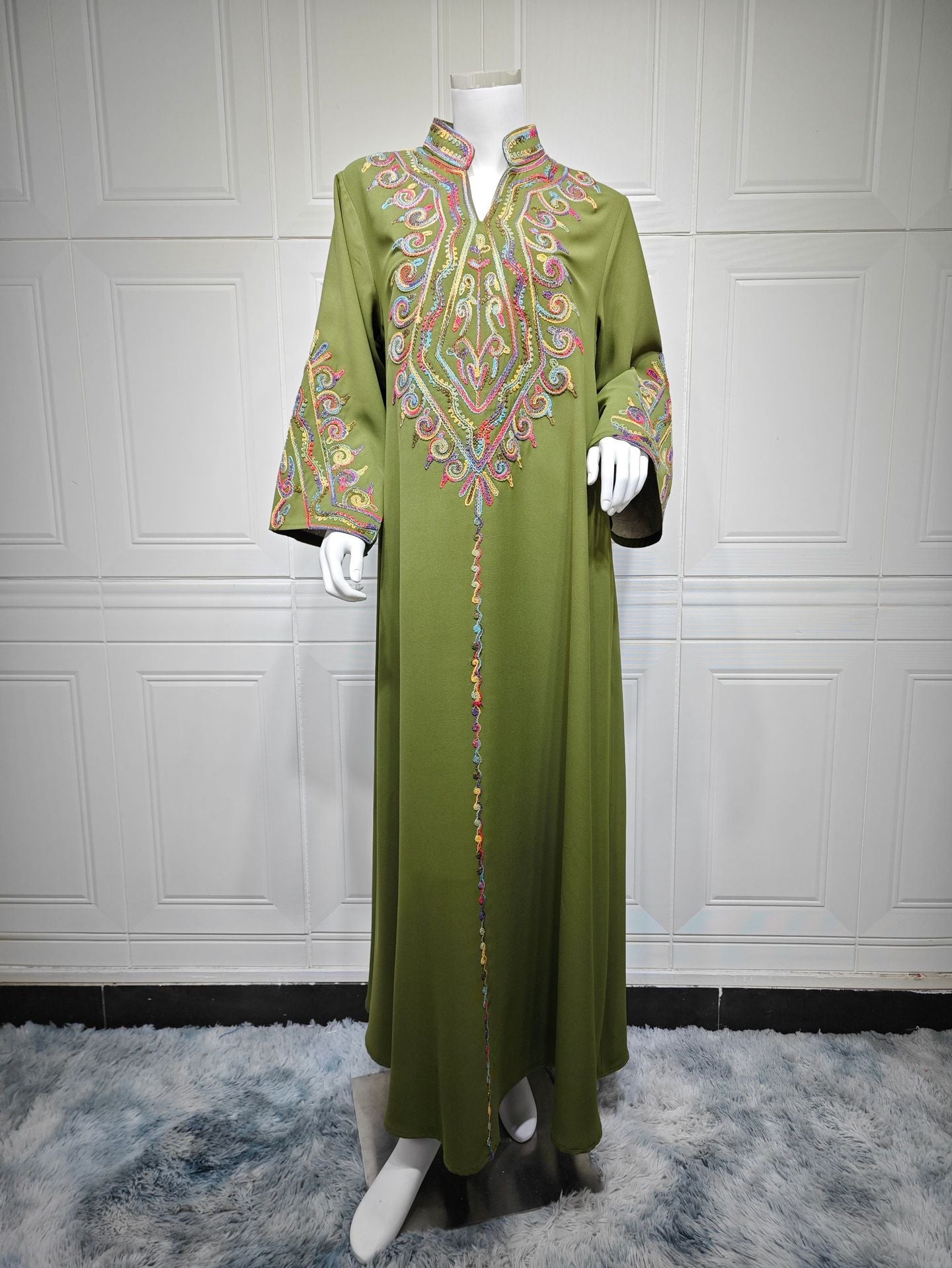 HS6669 Pullover Embroidered Robe Dress with Simple Long Sleeves