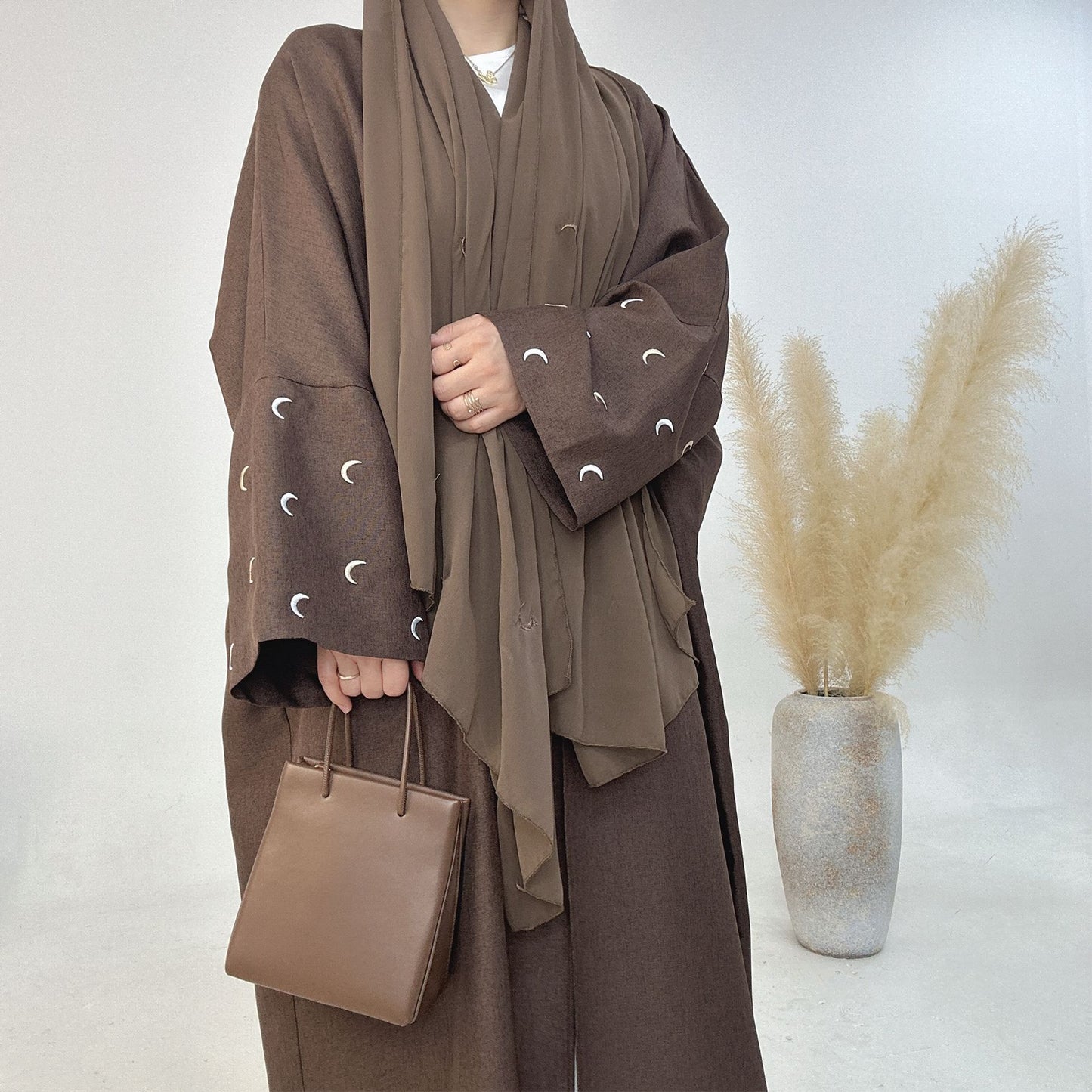 HASASERIES HS0934 Cardigan élégant brodé Abaya avec hijab