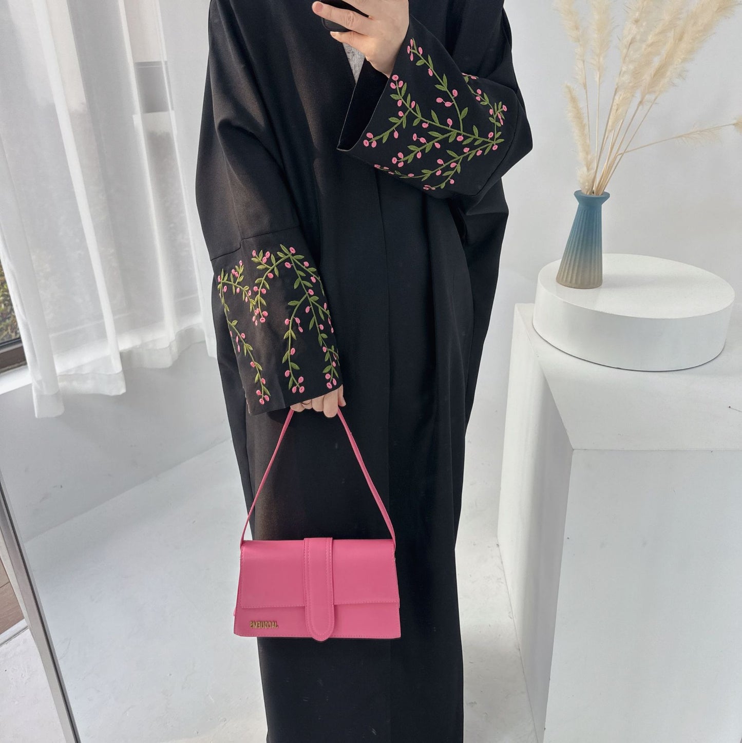 Robe cardigan élégante brodée de fleurs HASASERIES HS1046