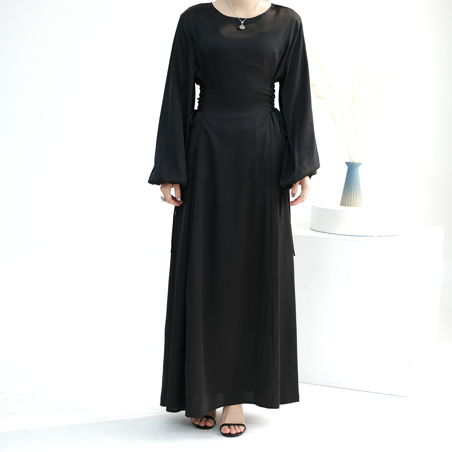 HASASERIES HS0991 Robe élégante à col haut et couleur unie