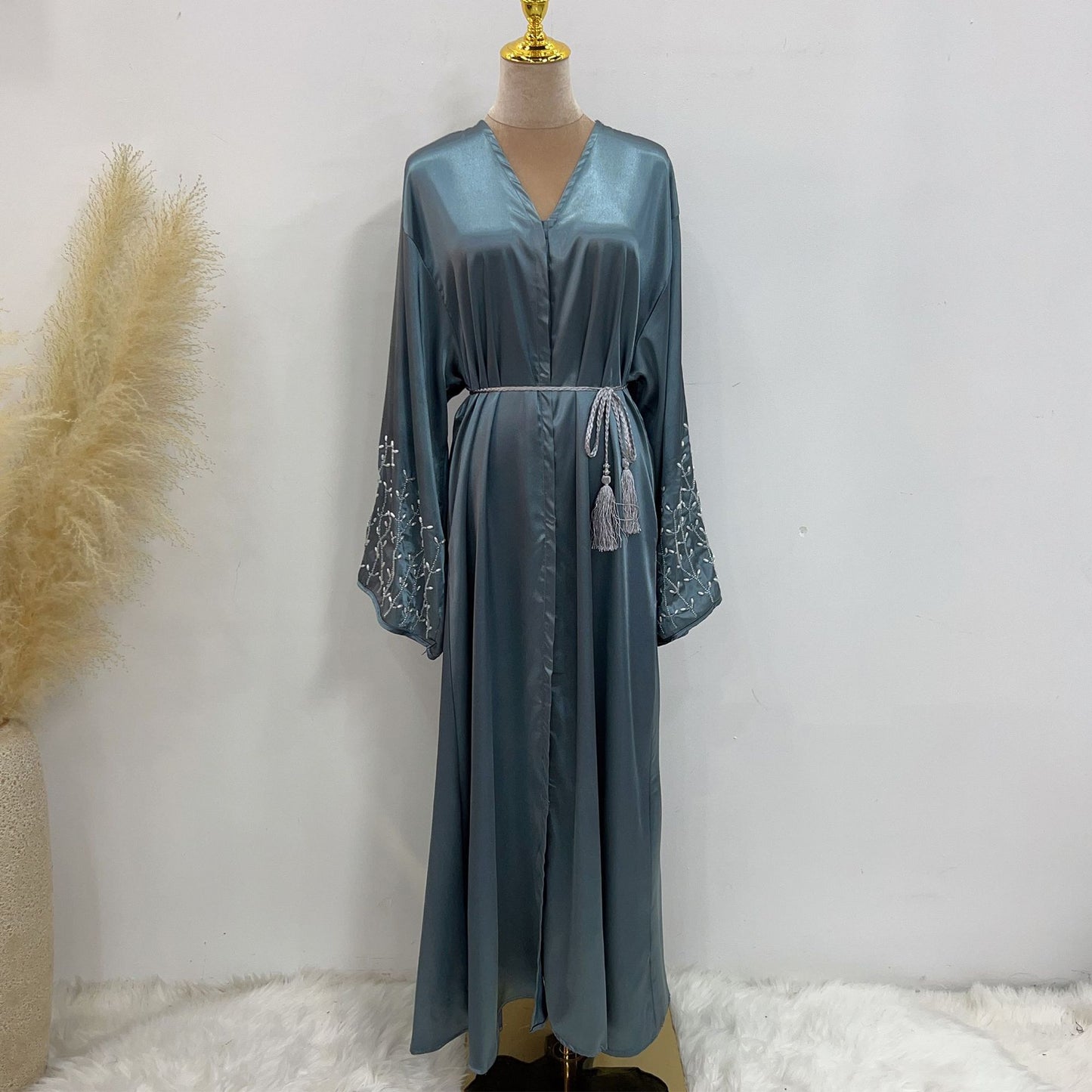 HASASERIES HS1024 1pcs Cardigan en satin Robe perlée faite à la main