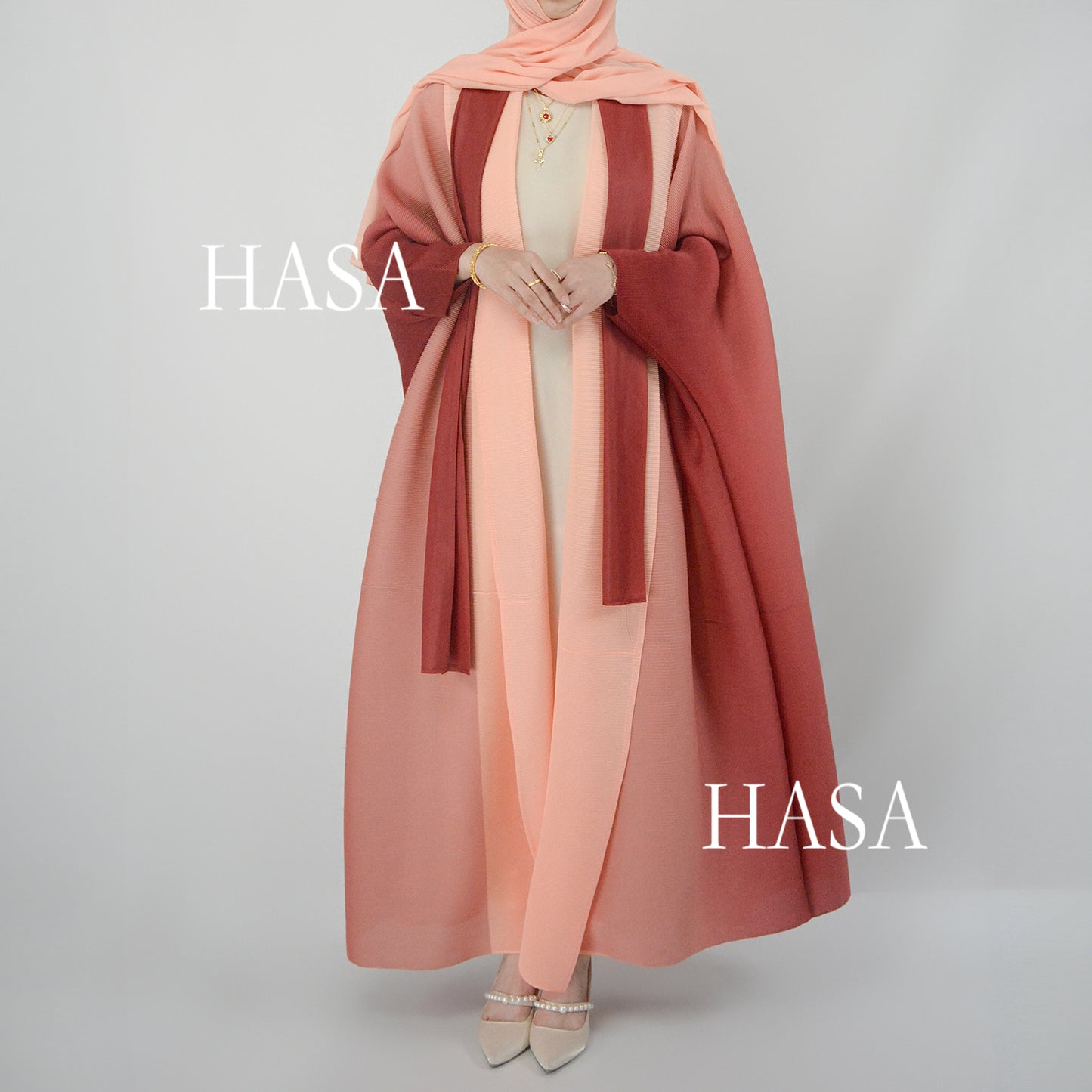 HASA HS1245 عباية أومبريه فضفاضة مع تفاصيل مرقعة مطوية