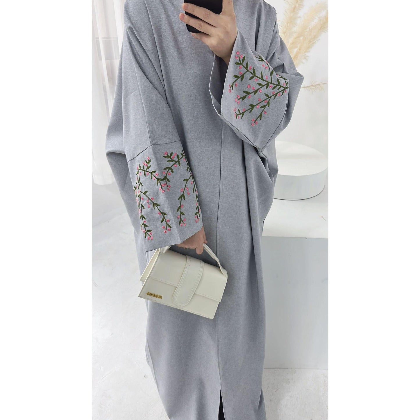 Robe cardigan élégante brodée de fleurs HASASERIES HS1046