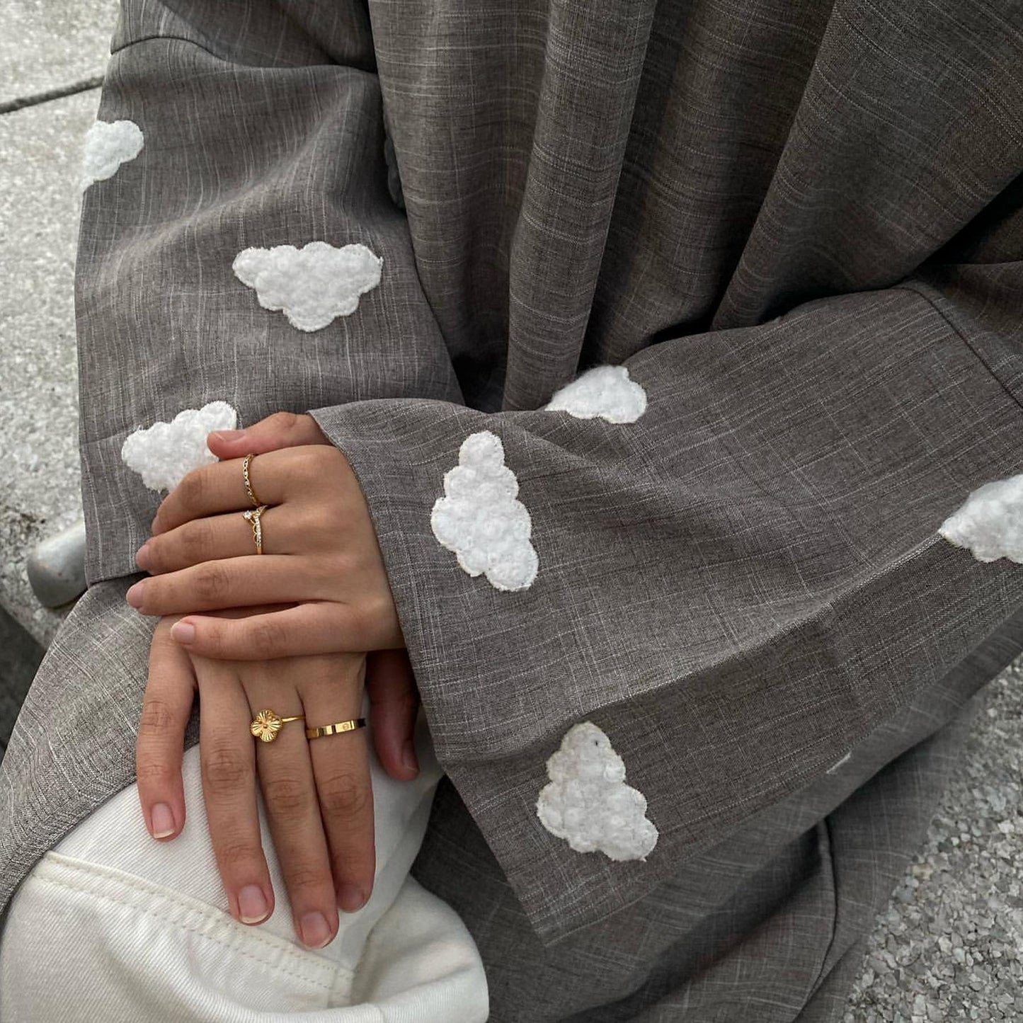 HASASERIES HS0992 Cloud Embroidered Elegant Cardigan Robe