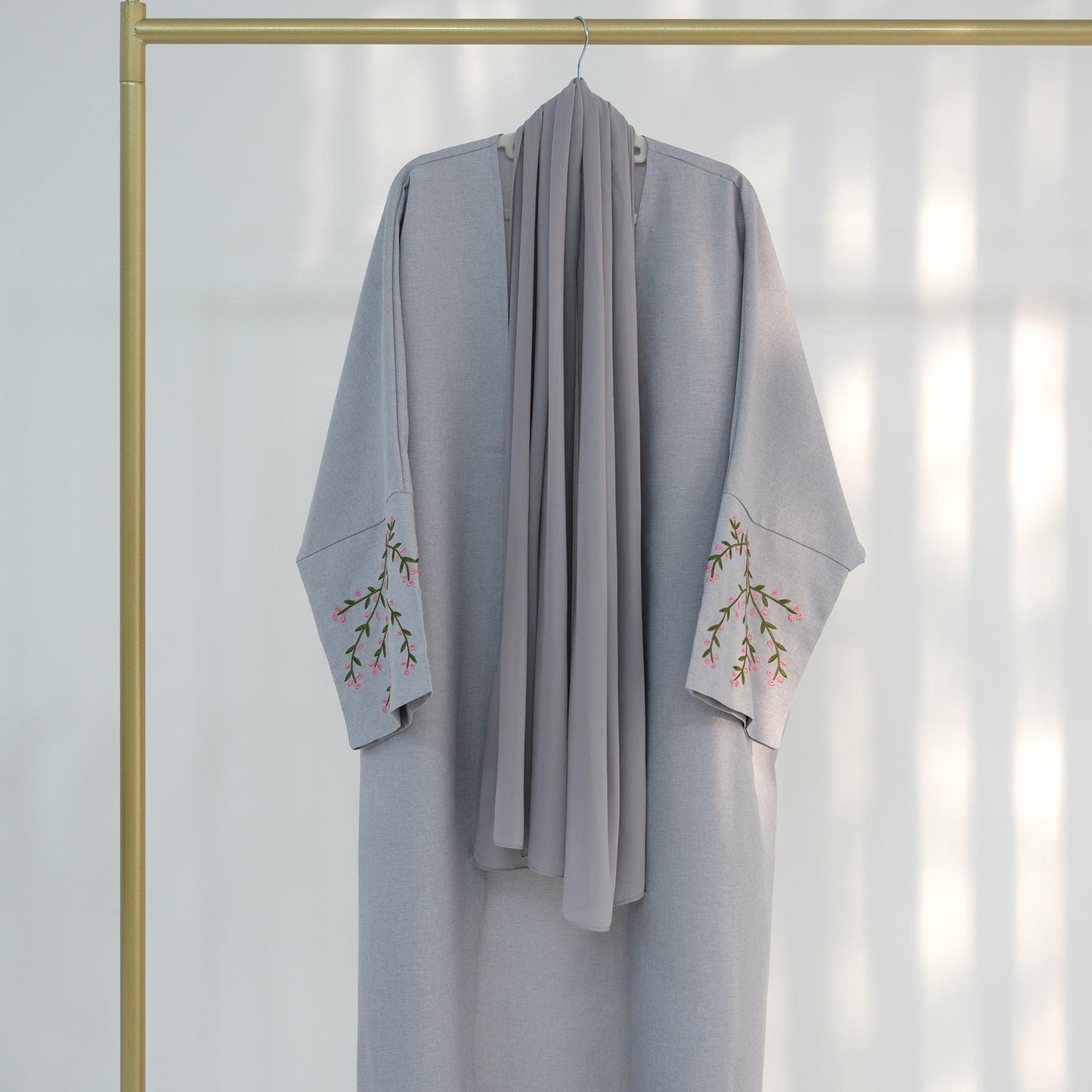 Robe cardigan élégante brodée de fleurs HASASERIES HS1046