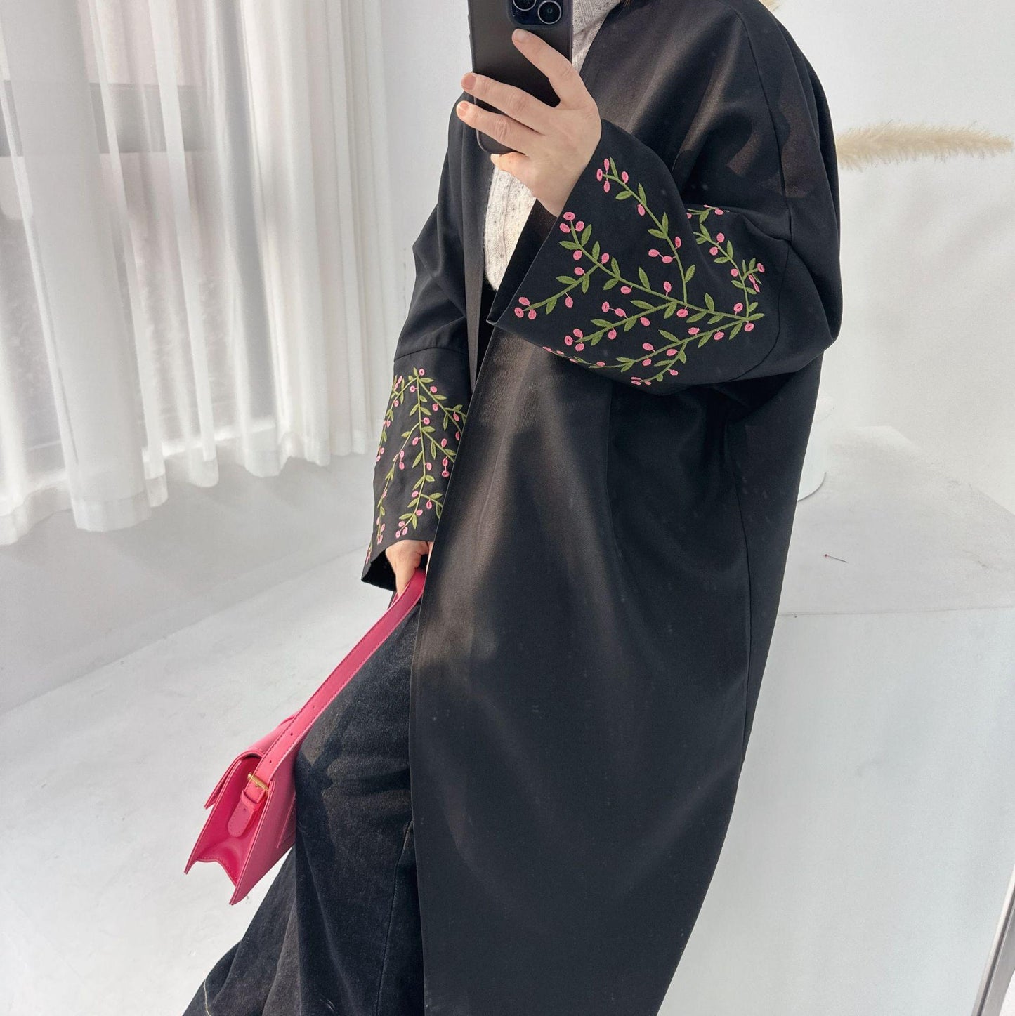 Robe cardigan élégante brodée de fleurs HASASERIES HS1046