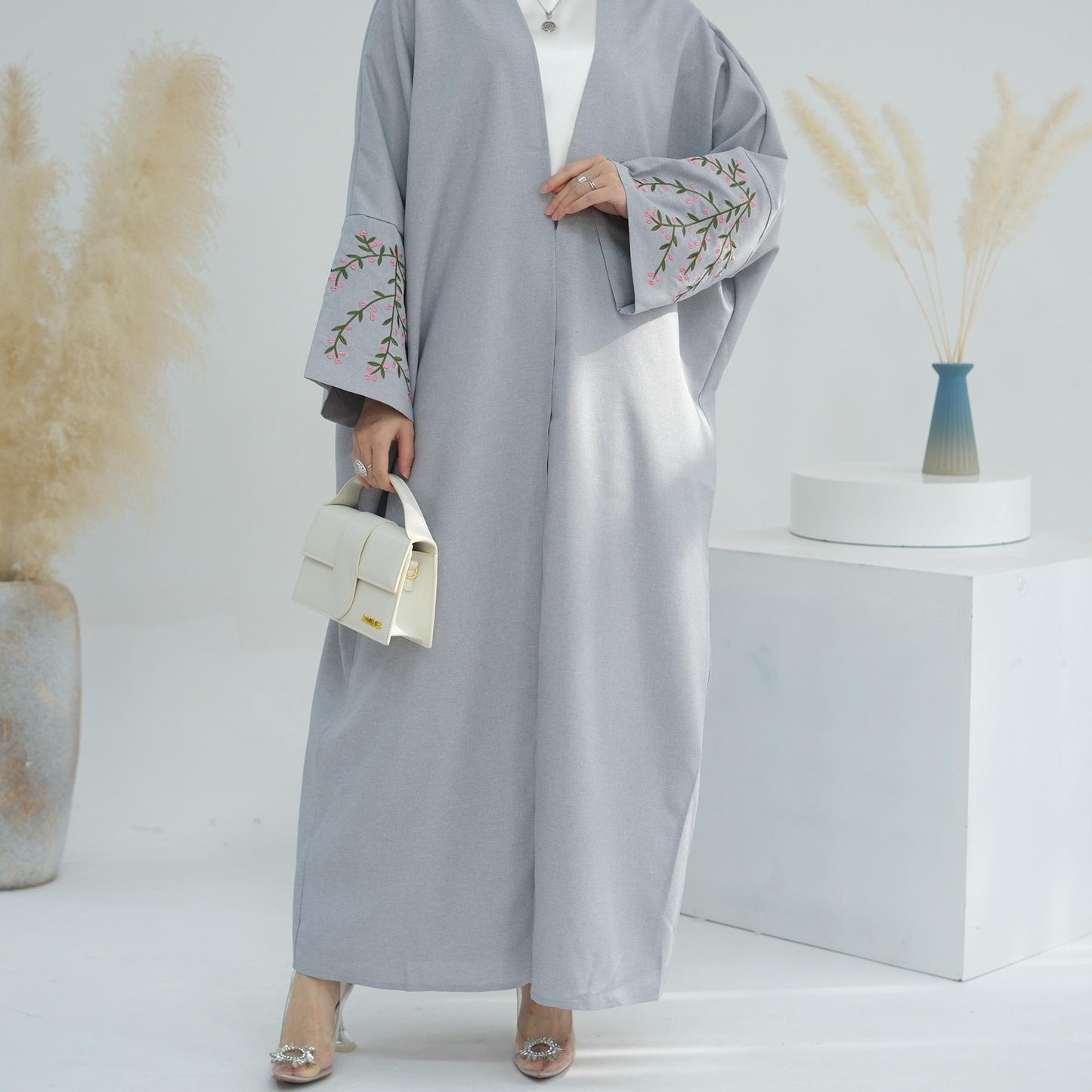 Robe cardigan élégante brodée de fleurs HASASERIES HS1046