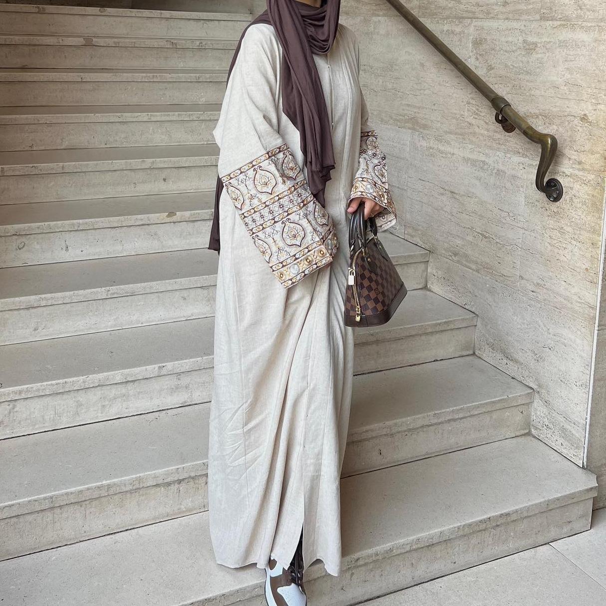 HASASERIES HS1093 Exquisite Embroidered Elegant Cardigan Robe