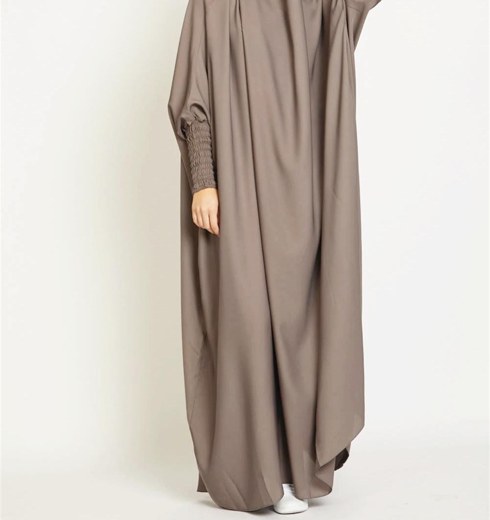 HS10067 Jilbab de prière musulman de couleur unie Mukena avec tissu doux et poignets élastiqués et hijab instantané attachable