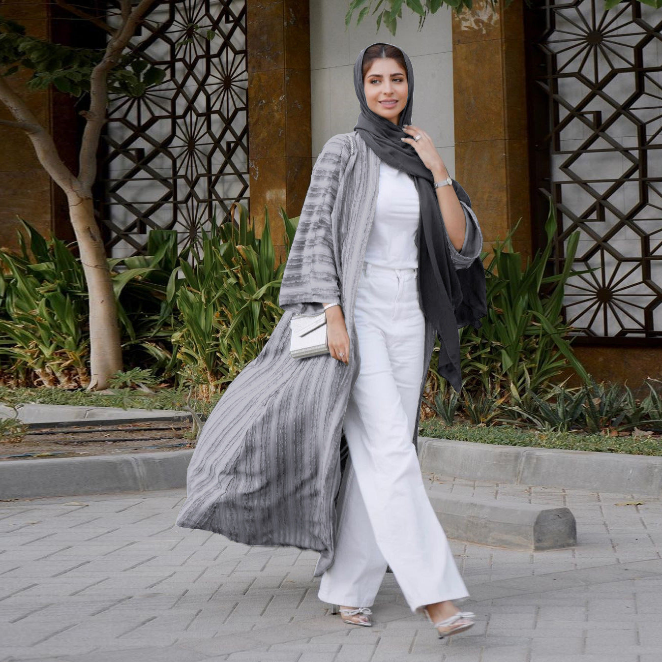 Solid color open abaya