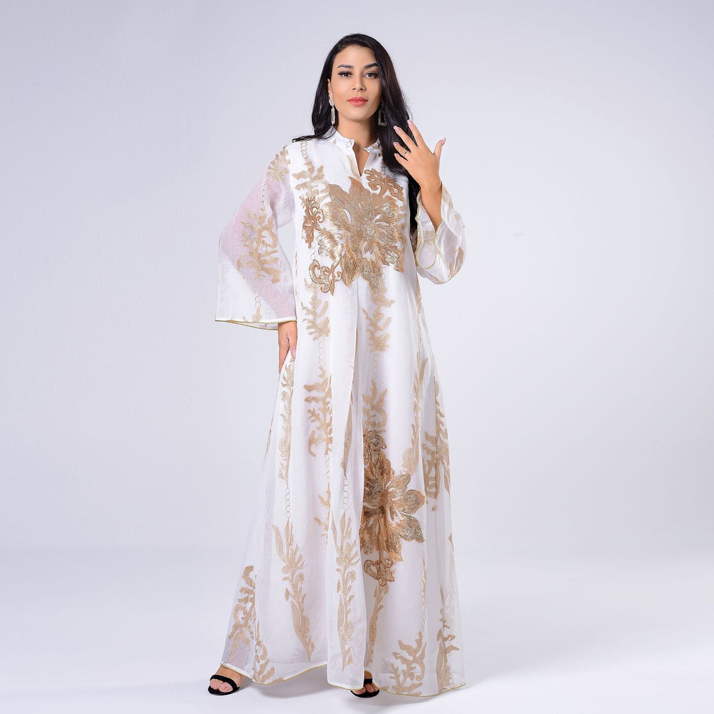 عباية نسائية إسلامية مطرزة بالترتر الذهبي HS0356