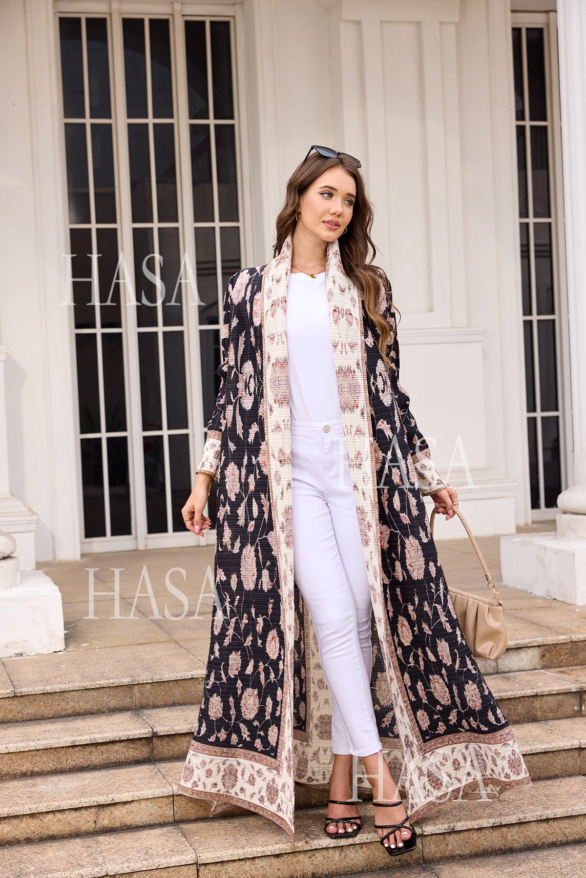 Pleated abaya