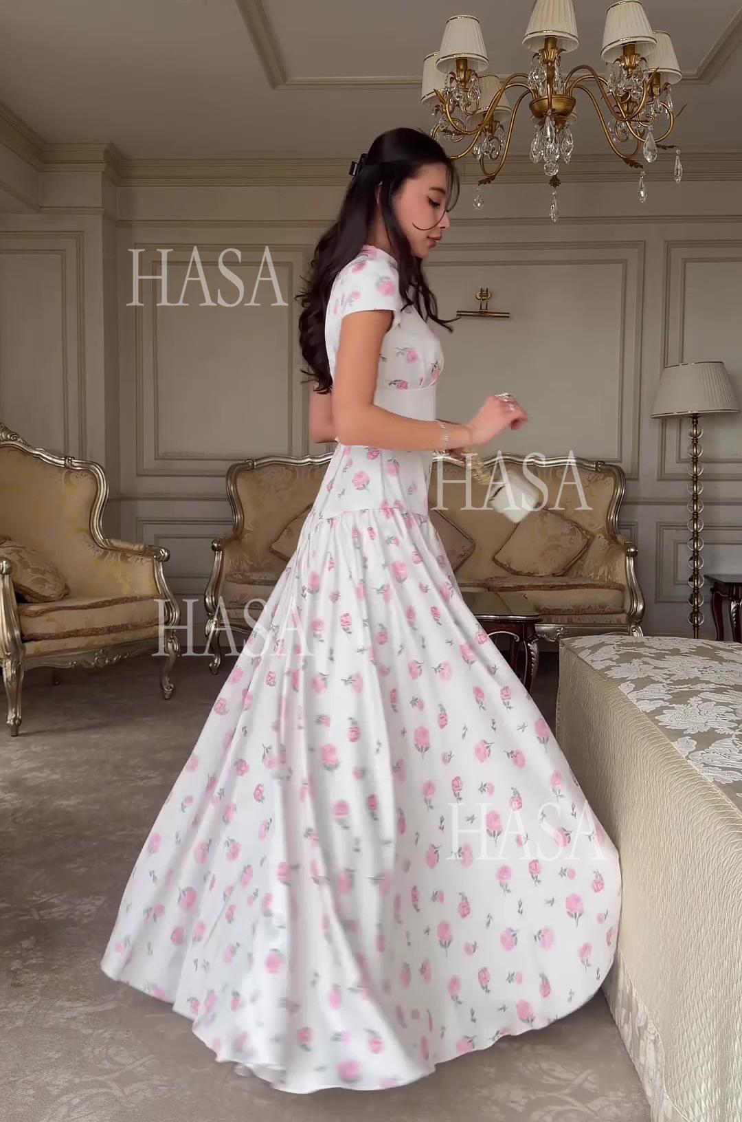 HS6737 Chic Romantic Maxi Dress with Soft Floral Print