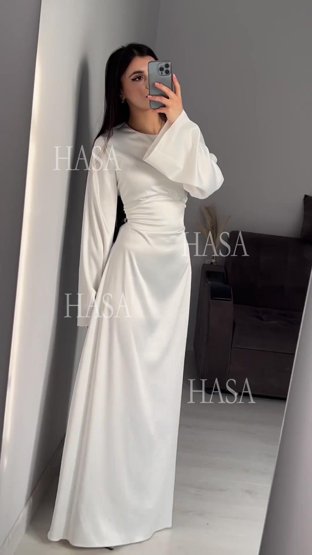 HASA HS6757 Classic Round Neck Flowy Maxi Dress