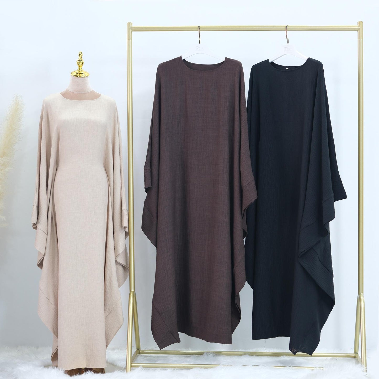 HASASERIES HS1177 Robe caftan en crêpe à manches chauve-souris avec ceinture intégrée