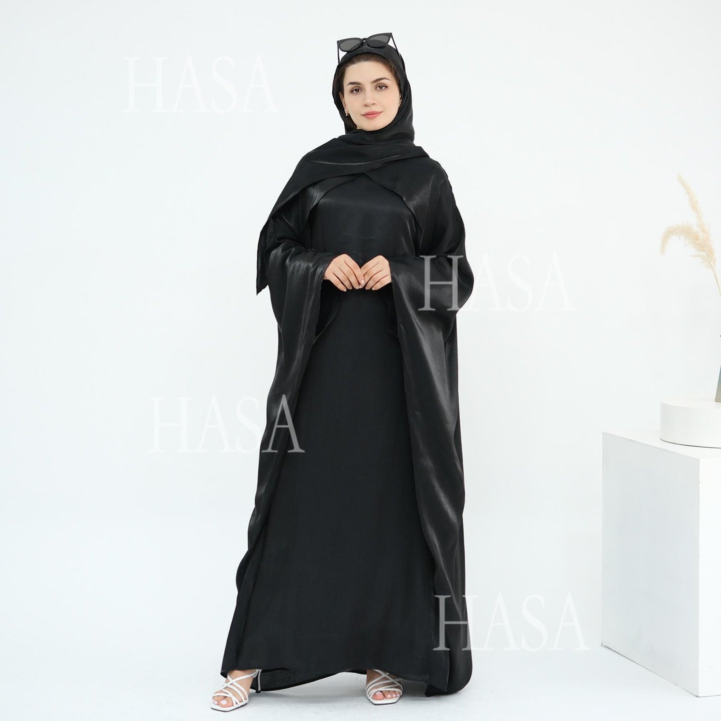 HS6584 Solid Color Beaded Loose Elegant Robe Dress