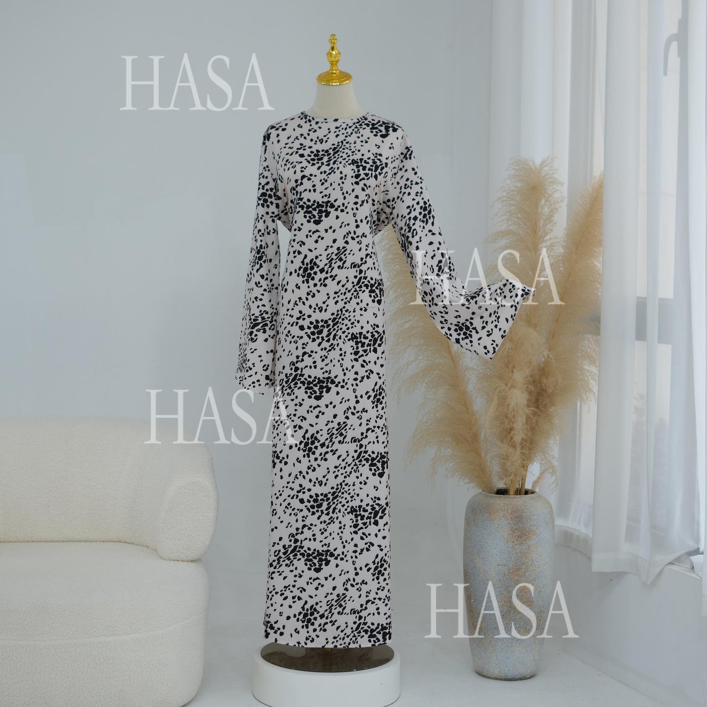 HASA HS6781 Graceful Modest Polka Dot Dress for Everyday Elegance