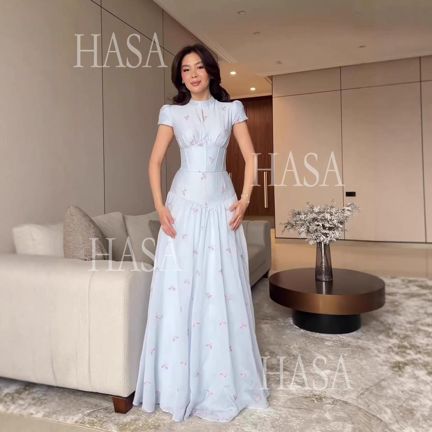 HS6737 Chic Romantic Maxi Dress with Soft Floral Print