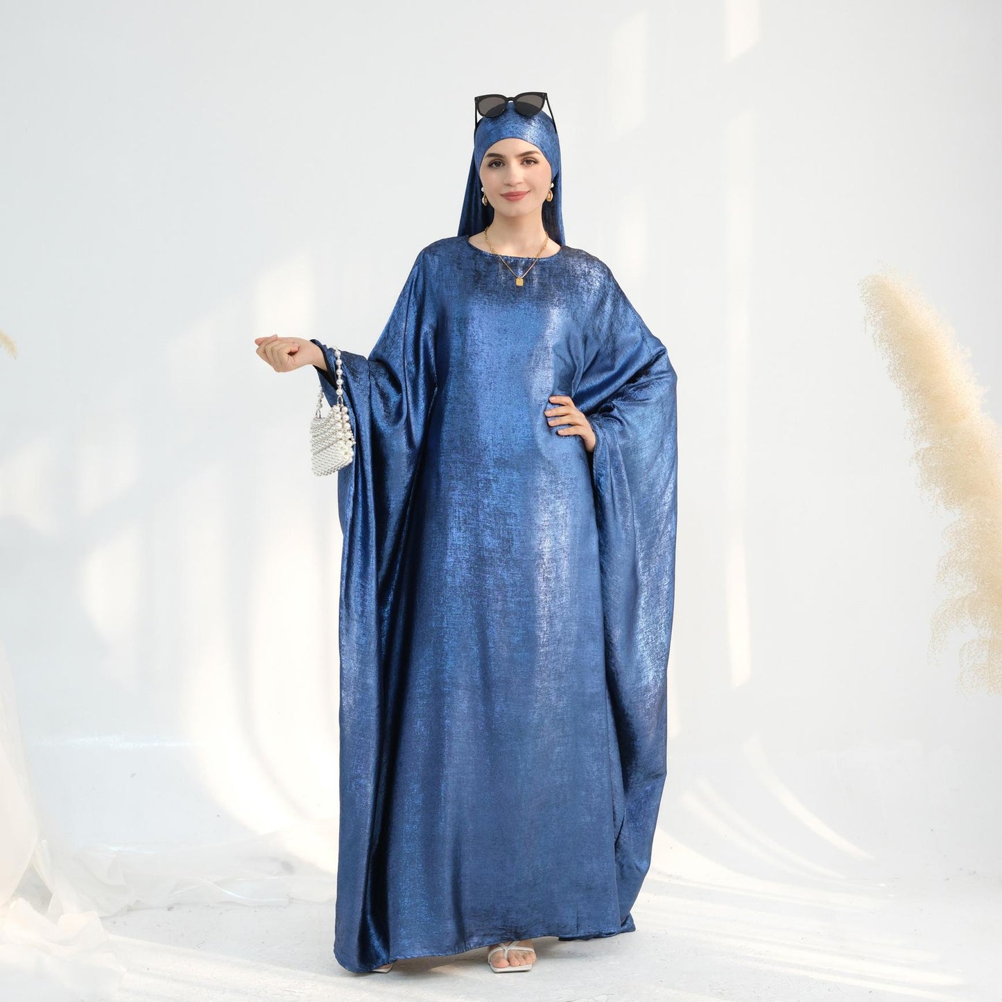 HS5878 A Glossy Dress That Combines Softness and Fluidity