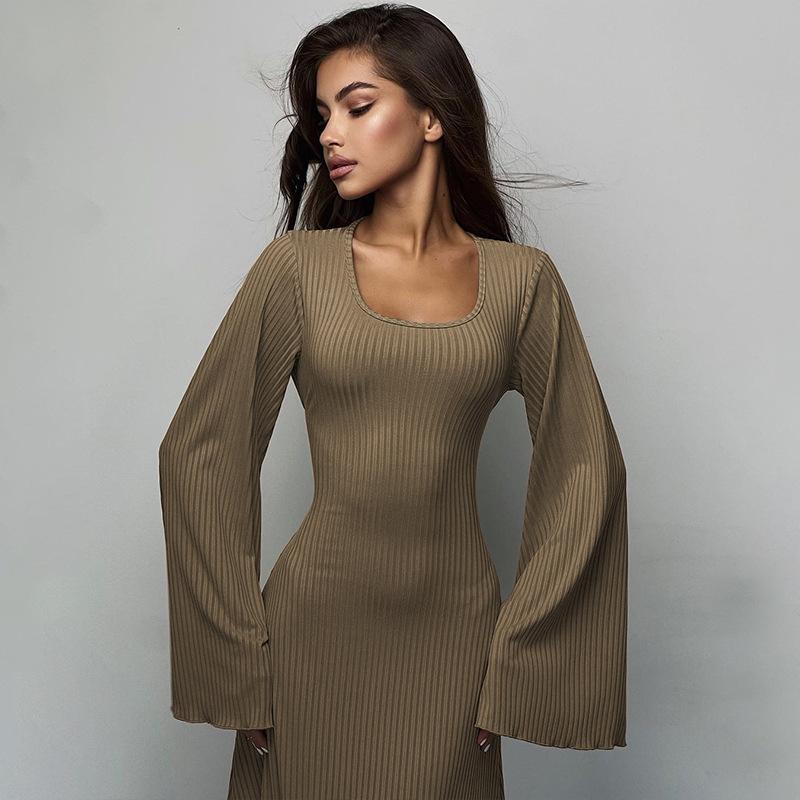 HASASERIES HS0676 Flared Long Sleeved High Waist Maxi Skirt with Lace-up Back