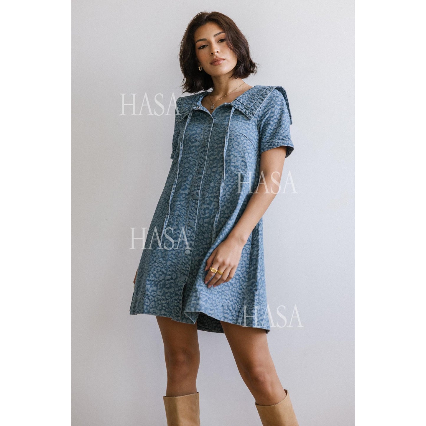 HASA HS6789 Bold Vintage Inspired Leopard Mini Dress with Statement Collar
