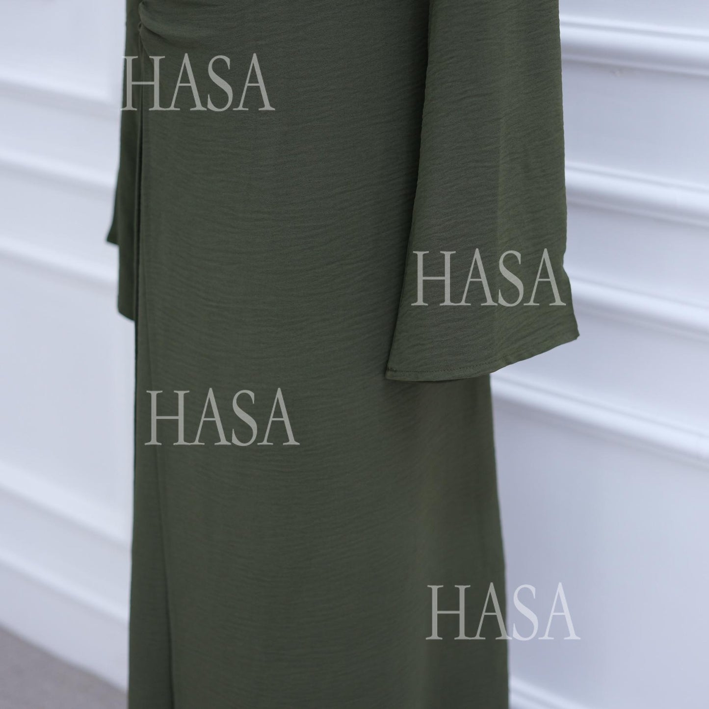HS6549 Minimalist Abaya with Waist Detail