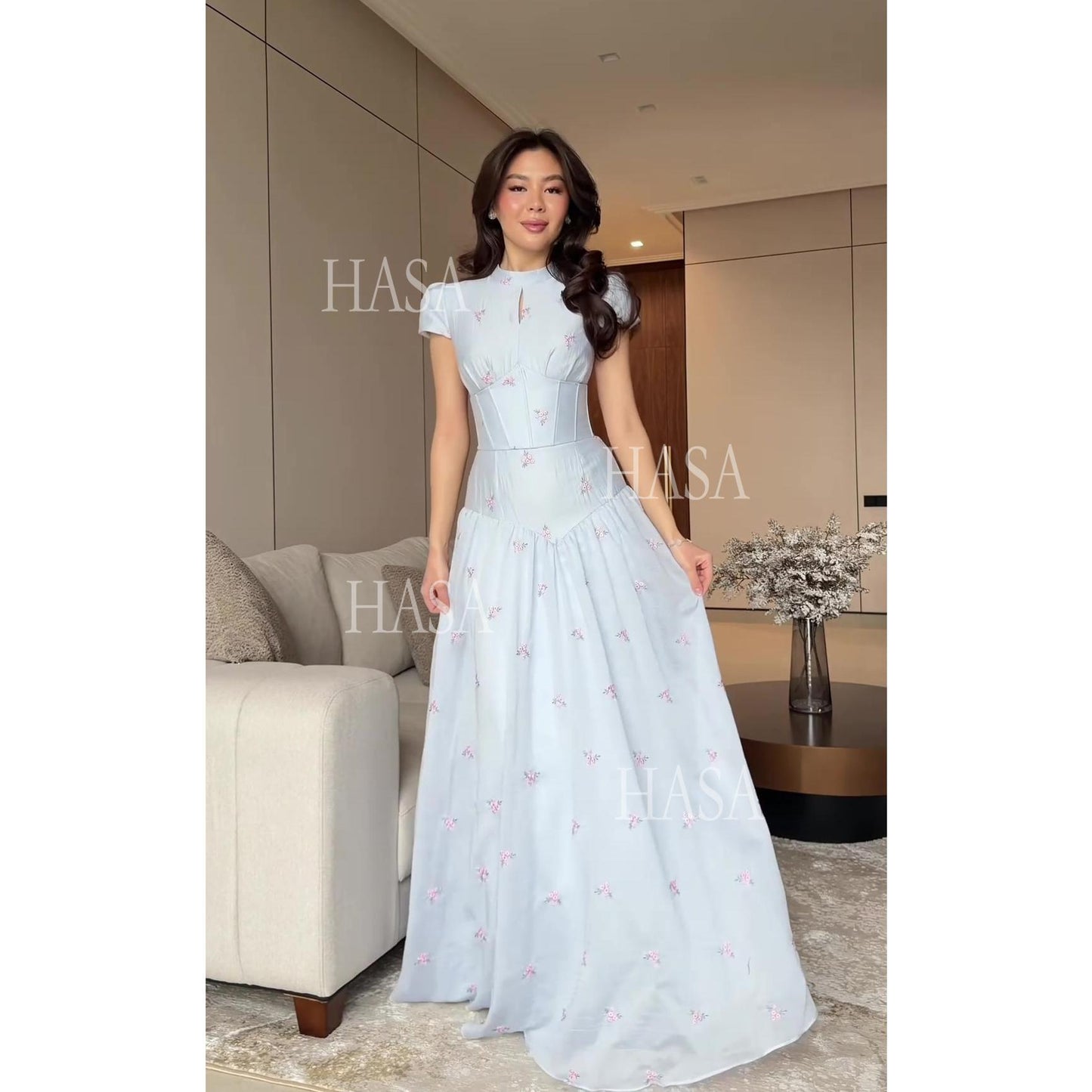 HS6737 Chic Romantic Maxi Dress with Soft Floral Print