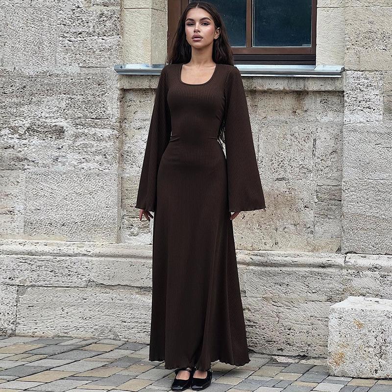 HASASERIES HS0676 Flared Long Sleeved High Waist Maxi Skirt with Lace-up Back