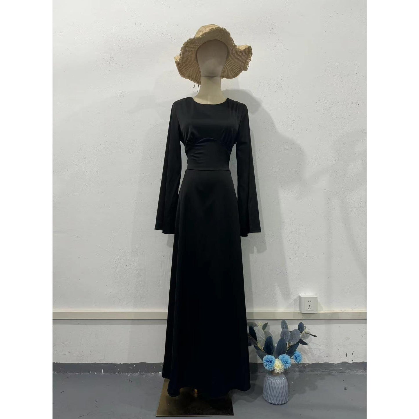 HASA HS6757 Classic Round Neck Flowy Maxi Dress